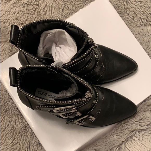 Steve Madden Black Bootie Heels - Picture 4 of 5